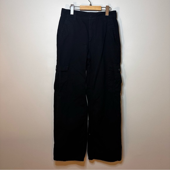 Pull&Bear high waist wide leg cargo pants in black - Picture 5 of 10